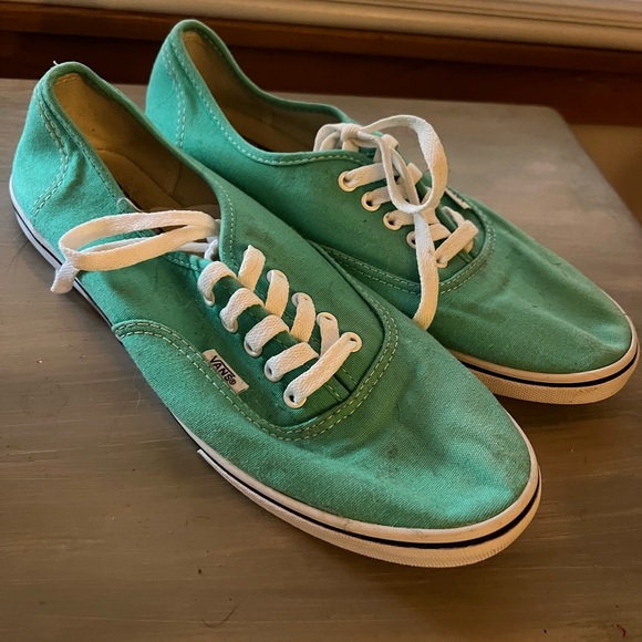 Vans - Picture 2 of 2